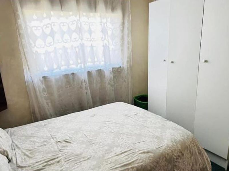 2 Bedroom flat for sale - Photo 3