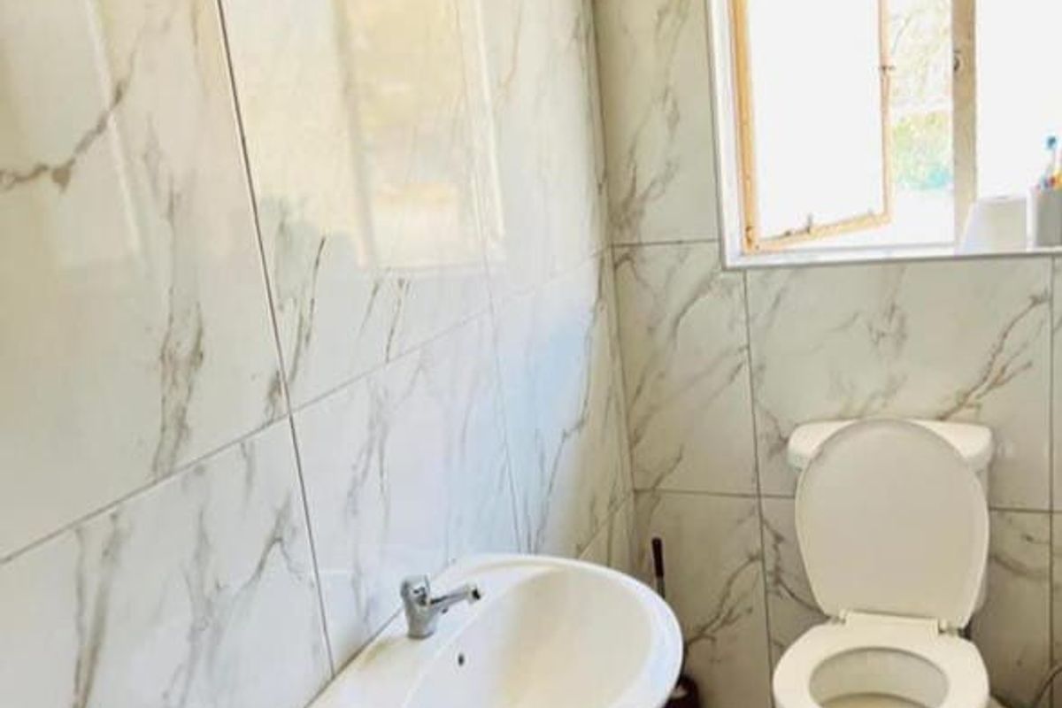 2 Bedroom flat for sale - Photo 4