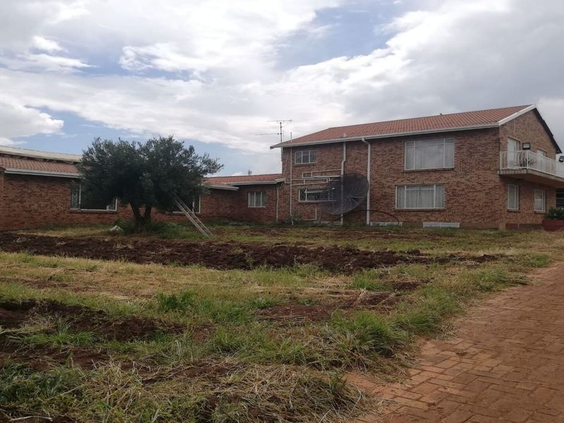 Spacious Farm for Sale – Endless Potential - Photo 3