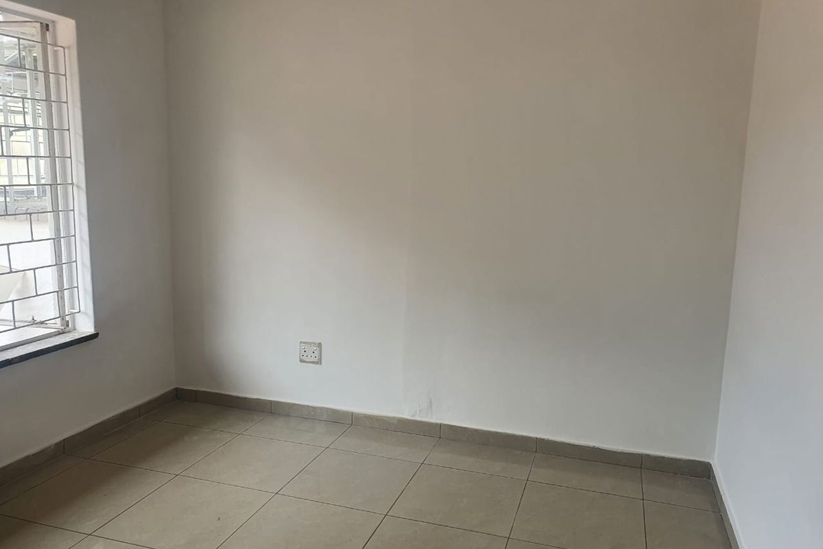 Spacious 3-Bedroom Home to Rent in Arcon Park, Vereeniging - Photo 4