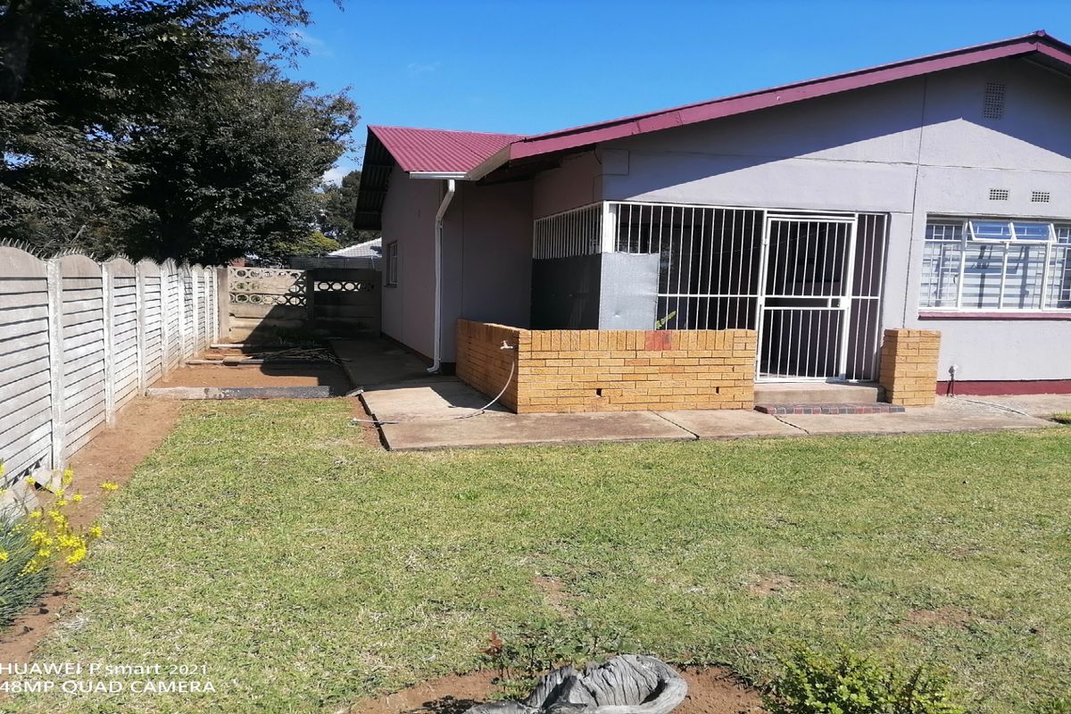 Charming 2-bedroom house with a neat garden, perfect for families or professionals! 🌟 - Photo 2