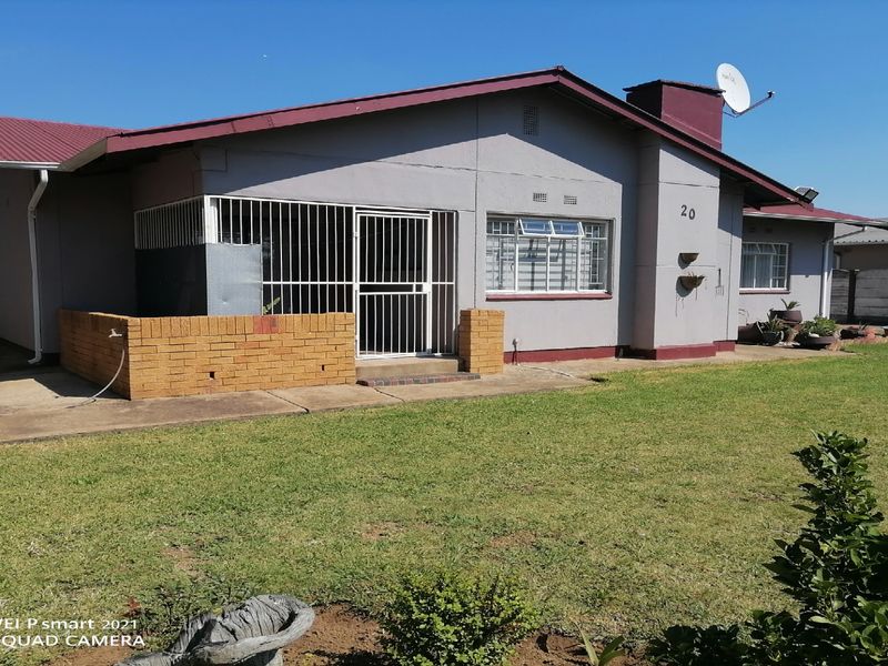 Charming 2-bedroom house with a neat garden, perfect for families or professionals! 🌟 - Photo 1