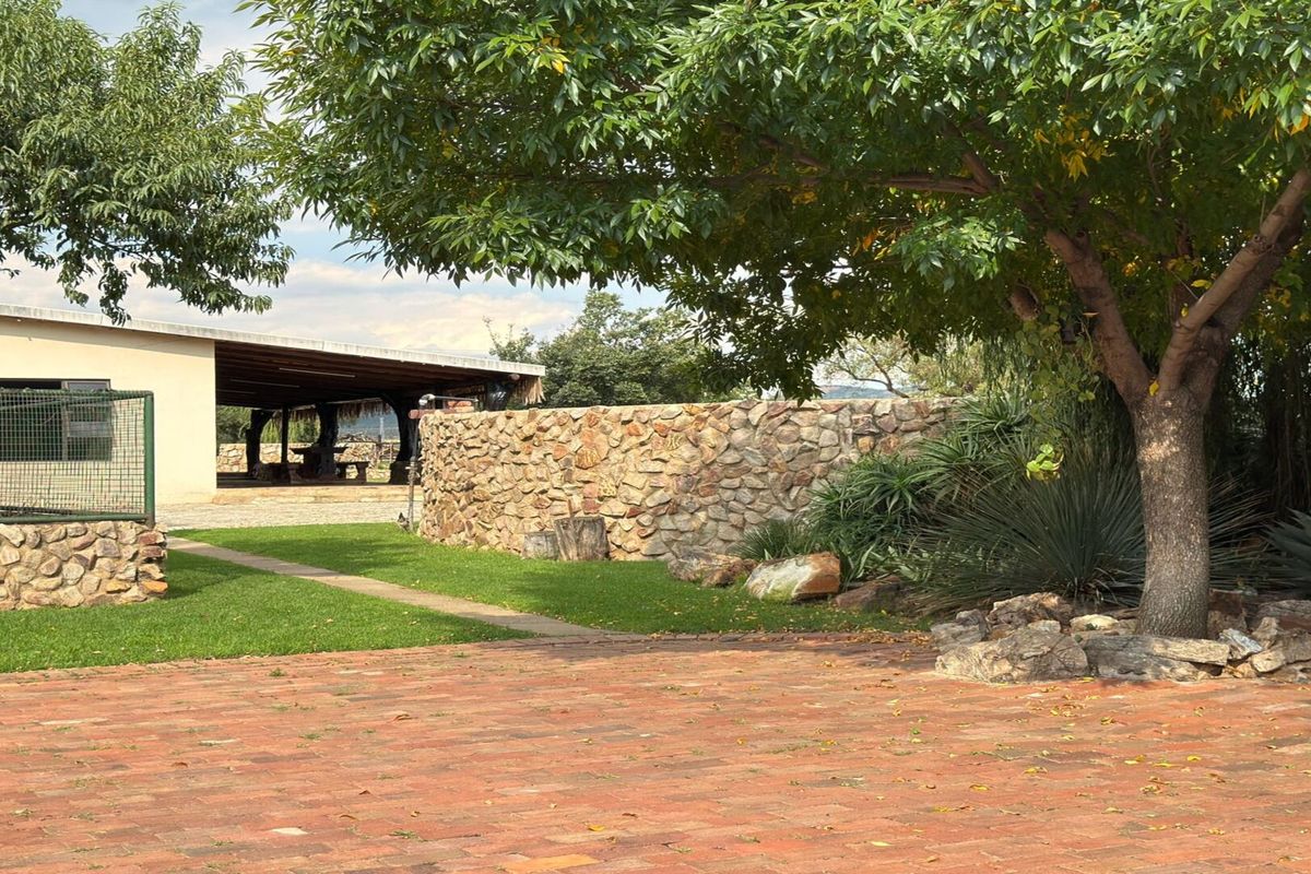 Spacious Farm for Sale – Endless Potential - Photo 2