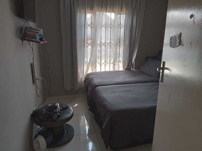 3 BEDROOM house for sale in Meyerton Park - Photo 4