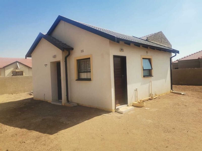 Affordable Modern living-Move -in Ready Home. - Photo 1