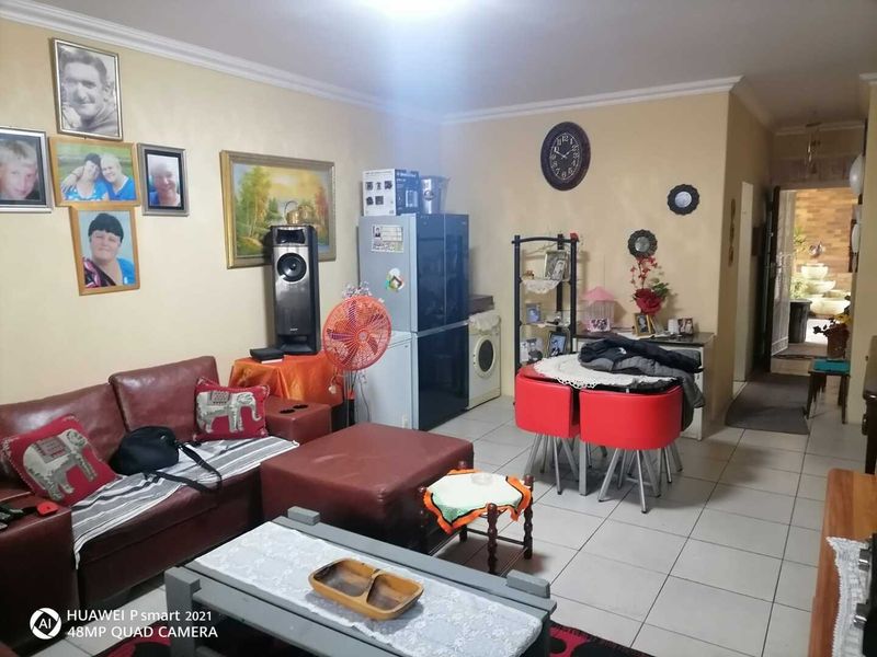 Stylish Kitchen with Gas Stove – Save on Electricity - Photo 1