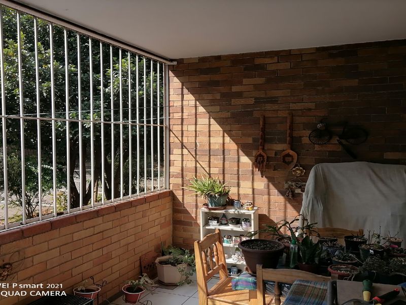 Spacious 2 bedroom flat for Sale - Photo 2