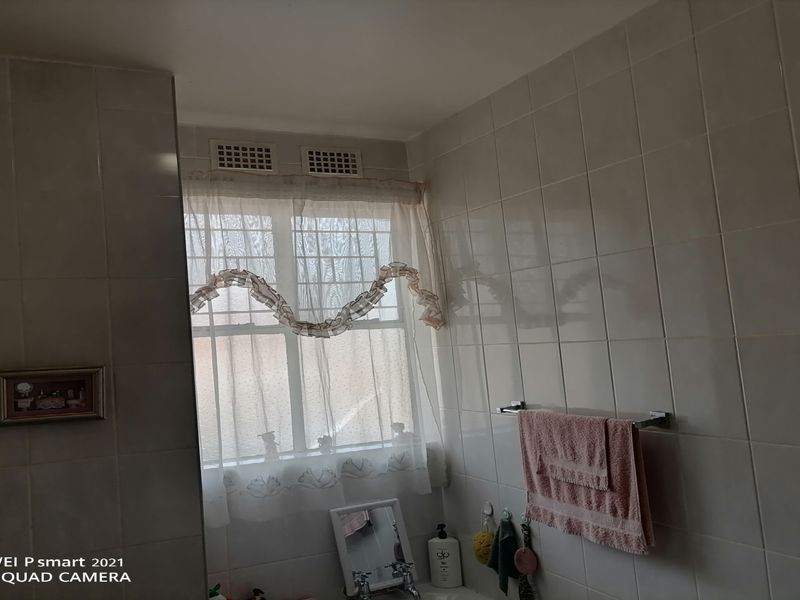 Spacious 2 bedroom flat for Sale - Photo 10