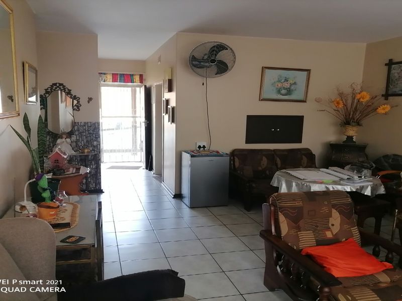 Spacious 2 bedroom flat for Sale - Photo 8
