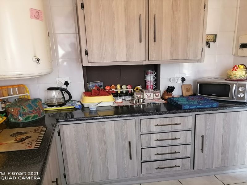 Spacious 2 bedroom flat for Sale - Photo 6