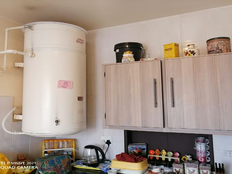Spacious 2 bedroom flat for Sale - Photo 5