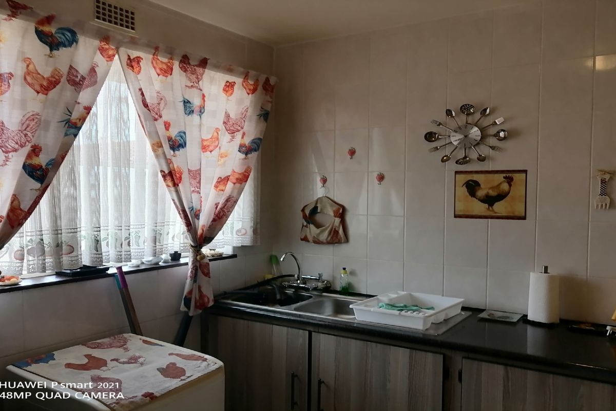 Spacious 2 bedroom flat for Sale - Photo 4