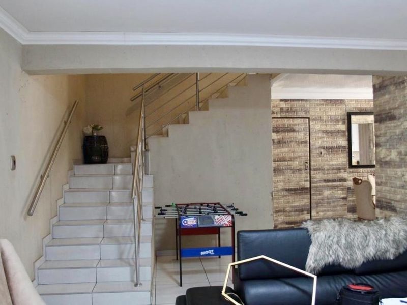 Modern 4-Bedroom Double-Storey Home in a Thriving Up-and-Coming Area - Photo 6