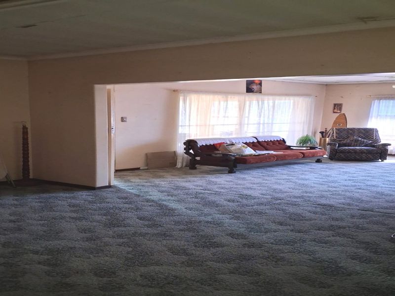 SPACIOUS FAMILY HOME WITH HUGE YARD IN VANDERBIJLPARK - Photo 9
