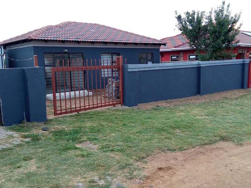 3 Bedroom House For Sale-Spacious Family Home - Photo 3