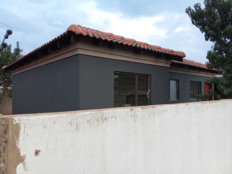 3 Bedroom House For Sale-Spacious Family Home - Photo 5
