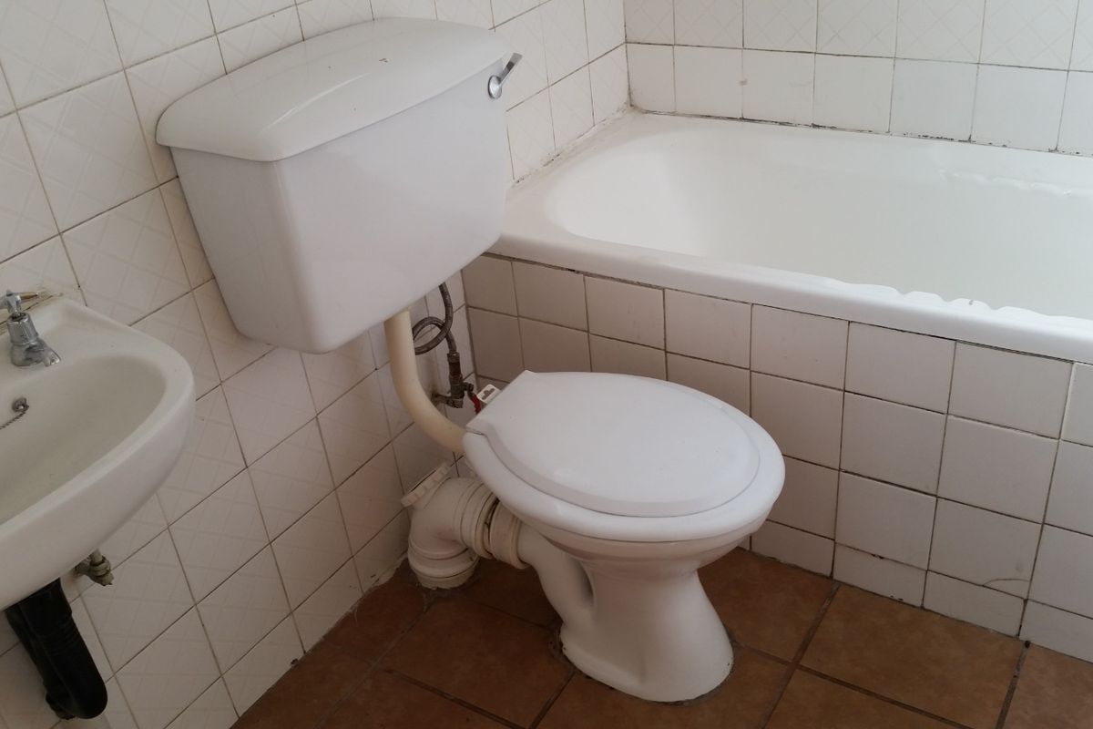 Bachelor’s Flat in the Heart of Vereeniging CBD – Perfect for Urban Living - Photo 3