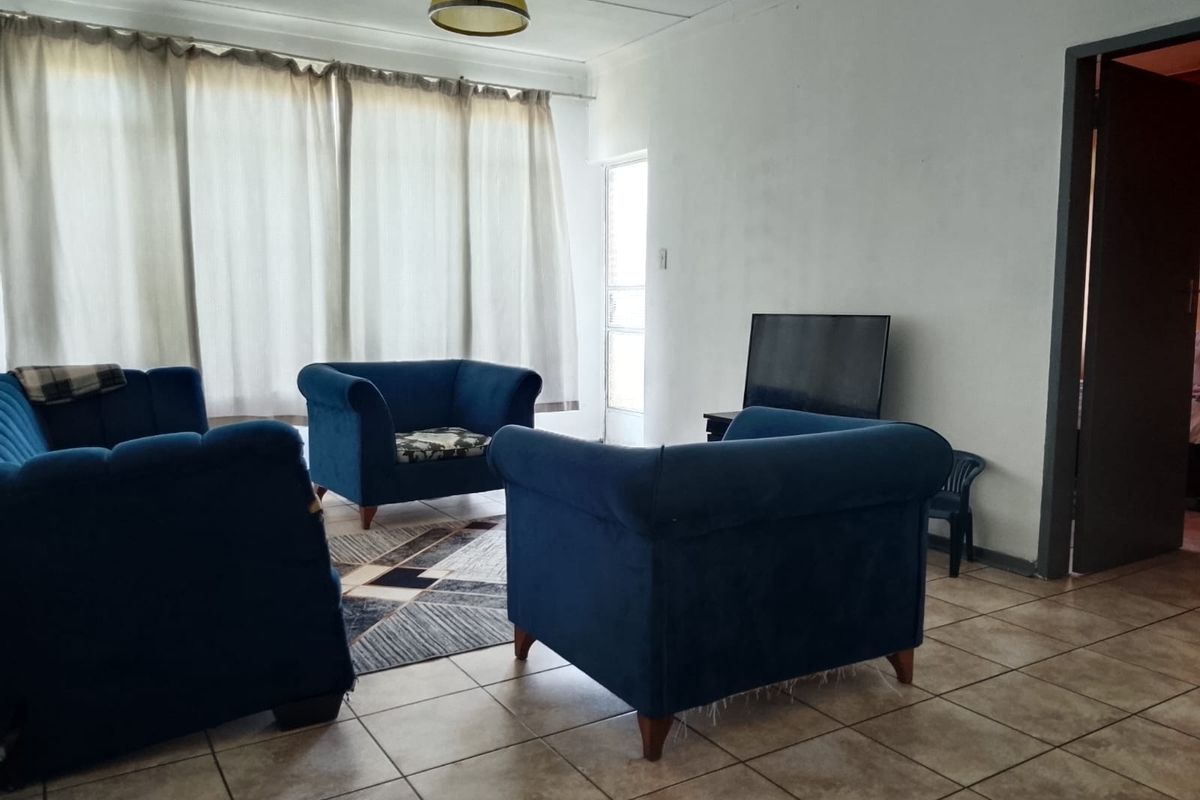 ✨ Stylish Semi-Renovated 2-Bedroom Flat on the 3rd Floor – Vereeniging CBD Living! - Photo 4