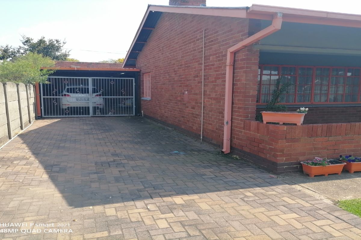 3 Bedroom Family Home For Sale - Photo 2
