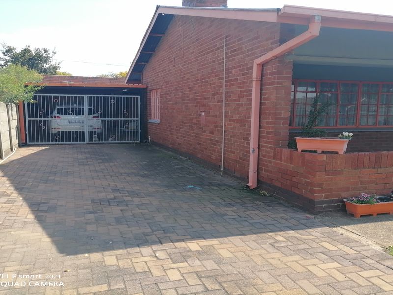 3 Bedroom Family Home For Sale - Photo 2