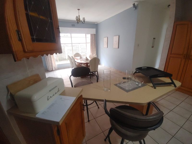 Large Furnished Home for Group Accommodation – Sleeps 13 with Pool & Parking - Photo 6