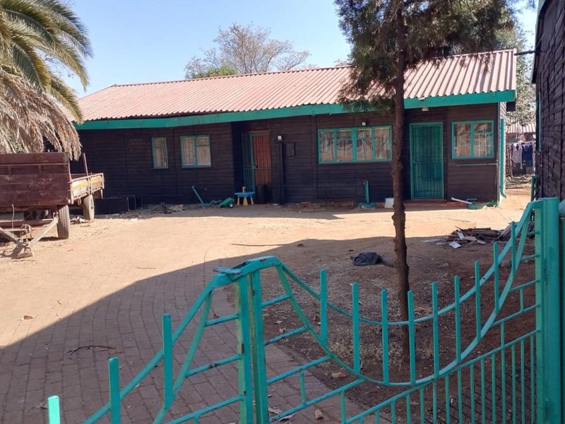 3 Bedroom House in Sasolburg - Photo 1
