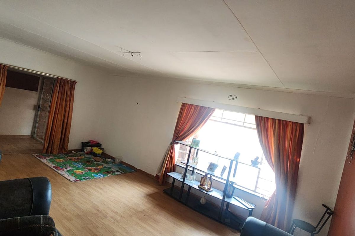 Spacious family home for sale - Photo 3