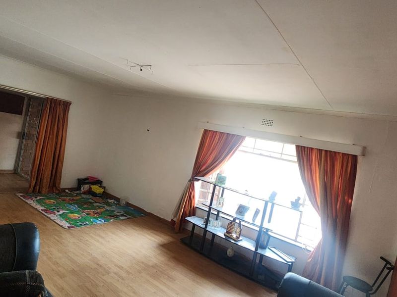 Spacious family home for sale - Photo 3