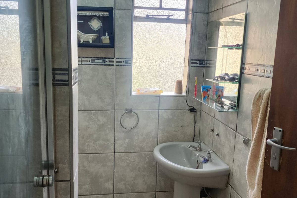 Spacious family home for sale - Photo 5