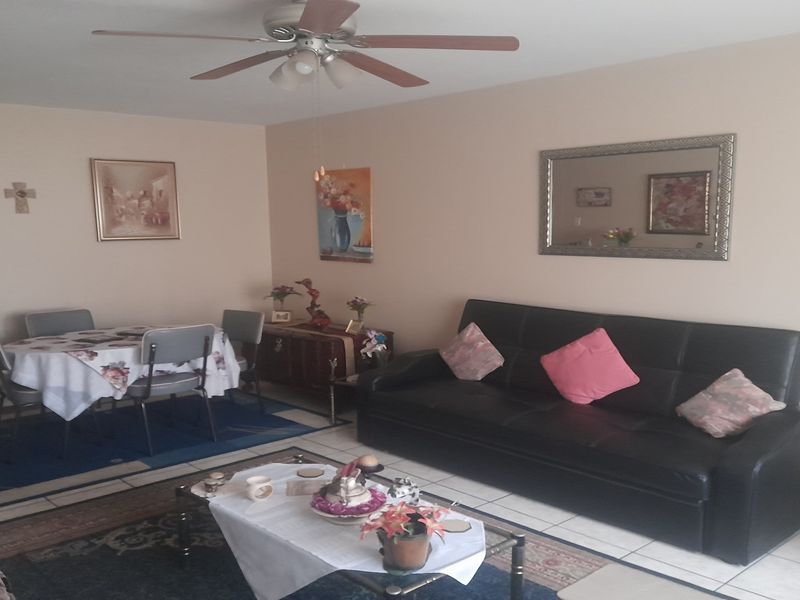 2-Bedroom Ground floor apartment - Photo 3