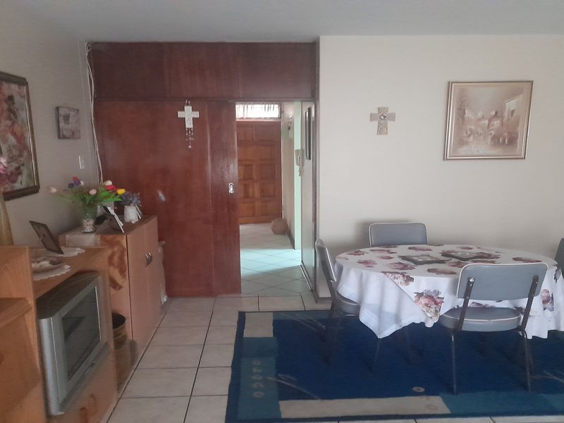 2-Bedroom Ground floor apartment - Photo 1