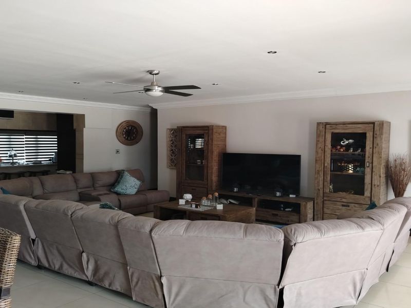 Luxurious triple storey riverfront residence on Kaalplaats AH - Photo 4