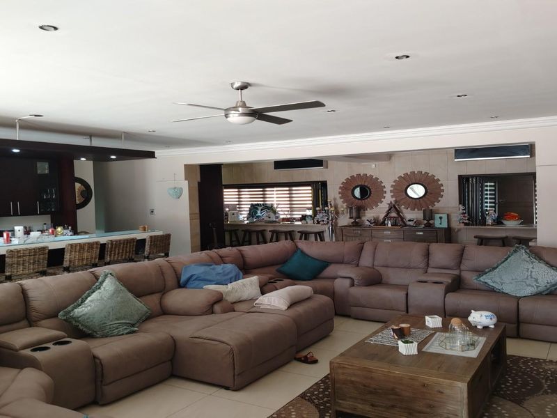 Luxurious triple storey riverfront residence on Kaalplaats AH - Photo 3