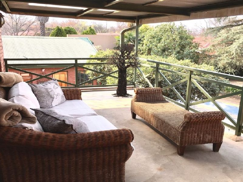 Stunning 3-bedroom home in the beautiful Sw 5 proper area - Photo 4