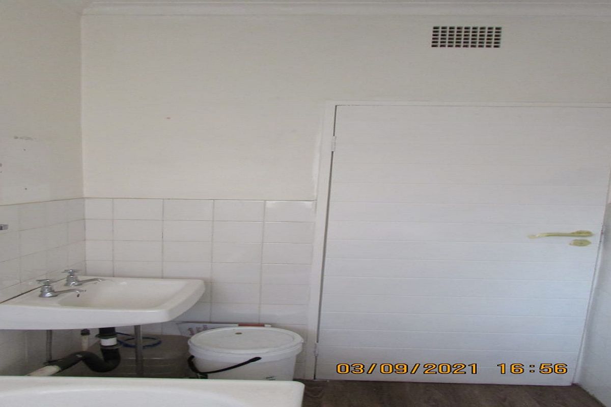 Lovely 2 bedroom at Trevesa Court - Photo 4