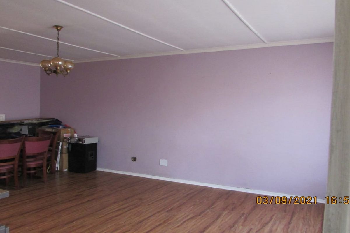 Lovely 2 bedroom at Trevesa Court - Photo 2