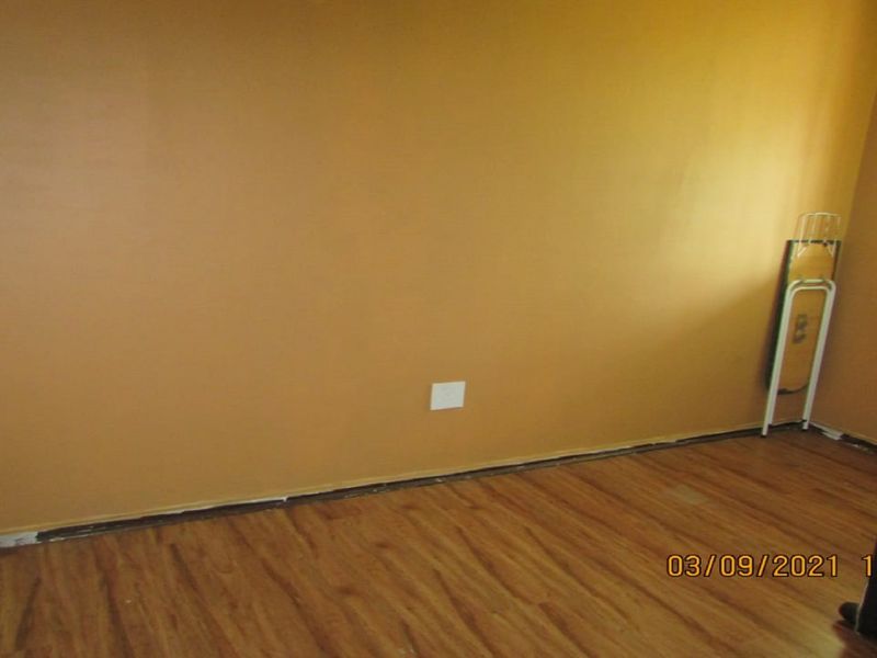 Lovely 2 bedroom at Trevesa Court - Photo 9