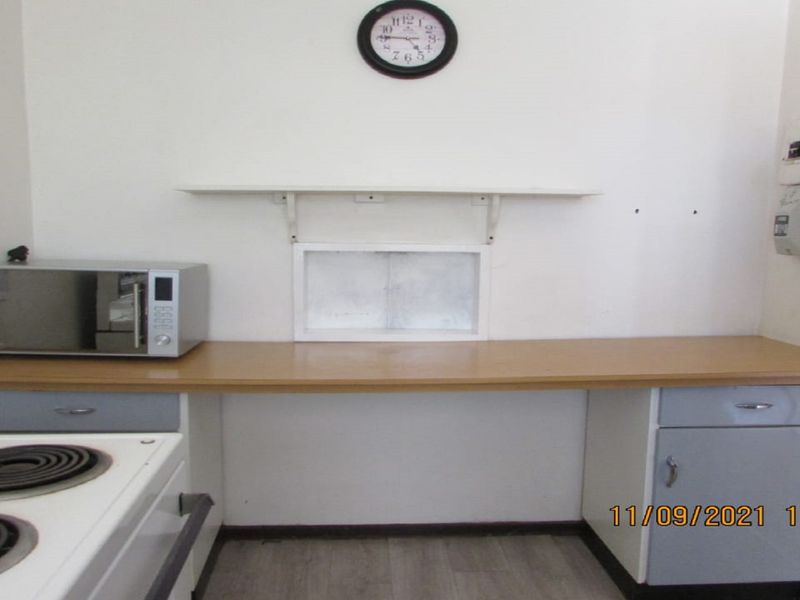 Lovely 2 bedroom at Trevesa Court - Photo 6