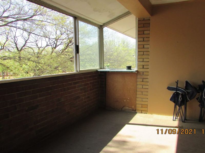 Lovely 2 bedroom at Trevesa Court - Photo 5