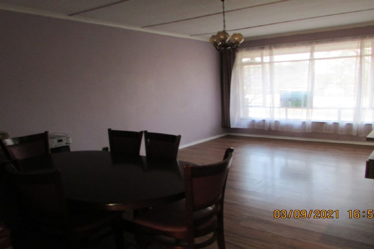 Lovely 2 bedroom at Trevesa Court - Photo 3