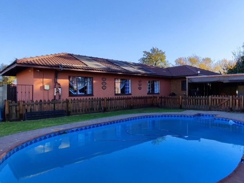 Lovely 3 bedroom home with flatlet Sw 1 - Photo 2