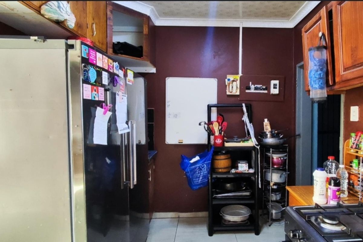 Lovely 3 bedroom home with flatlet Sw 1 - Photo 5