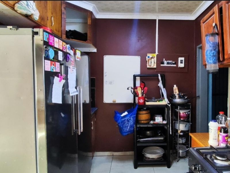 Lovely 3 bedroom home with flatlet Sw 1 - Photo 5