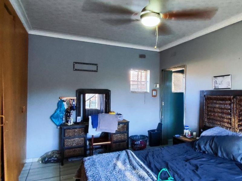 Lovely 3 bedroom home with flatlet Sw 1 - Photo 9