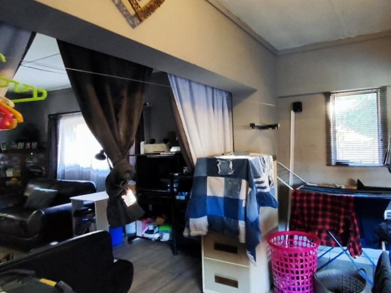 Lovely 3 bedroom home with flatlet Sw 1 - Photo 6