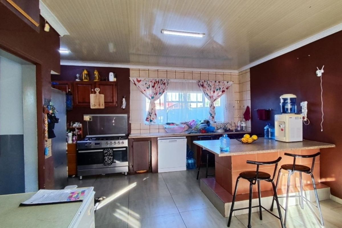 Lovely 3 bedroom home with flatlet Sw 1 - Photo 4