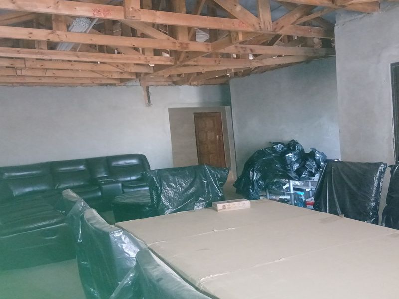 Incompleted 3 bedroom, 2 bathroom house in Drieziek with a great rental ootential of 3 outside rooms - Photo 5