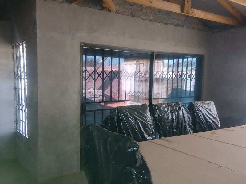 Incompleted 3 bedroom, 2 bathroom house in Drieziek with a great rental ootential of 3 outside rooms - Photo 9