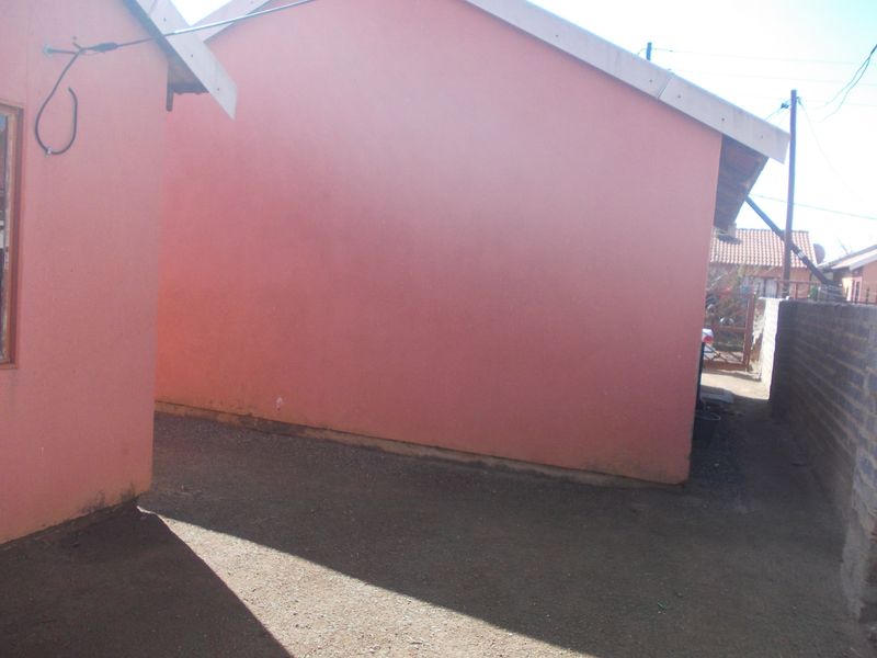 Unique opportunity;  2 Houses in One Spacious Yard. - Photo 6