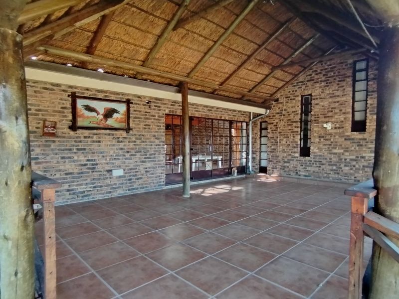Charming Split-Level Home – Ideal for Family Living or a Holiday overlooking the river - Photo 8